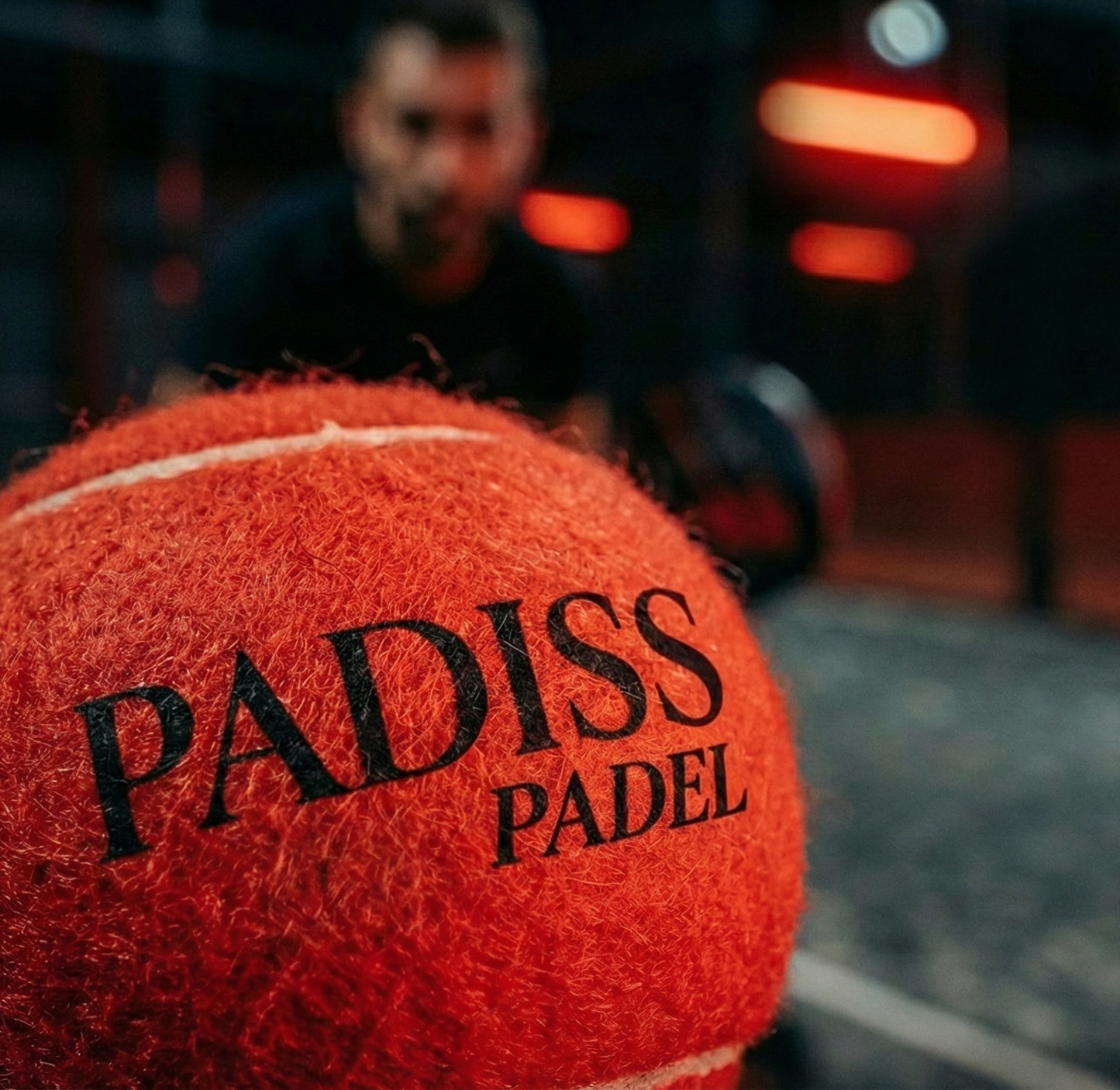 Balle de padel rouge Lava Red puissance et style - PADISS